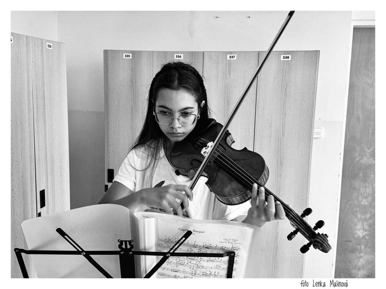 Lara Tamcan violin performance — photo 1