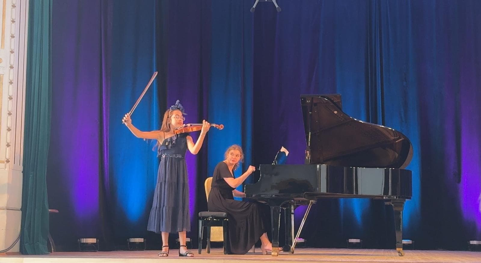 Lara Tamcan violin performance — photo 5